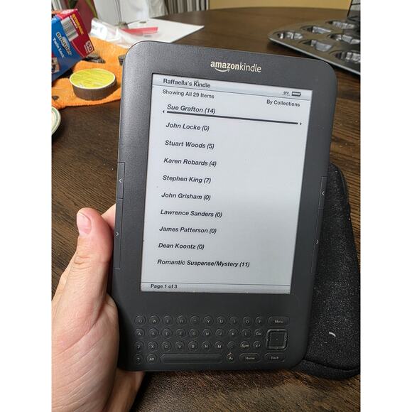 Amazon Kindle Keyboard 3, Wi-Fi, 6" 4GB, D00901 3rd Generation 85 Books - Picture 3 of 16